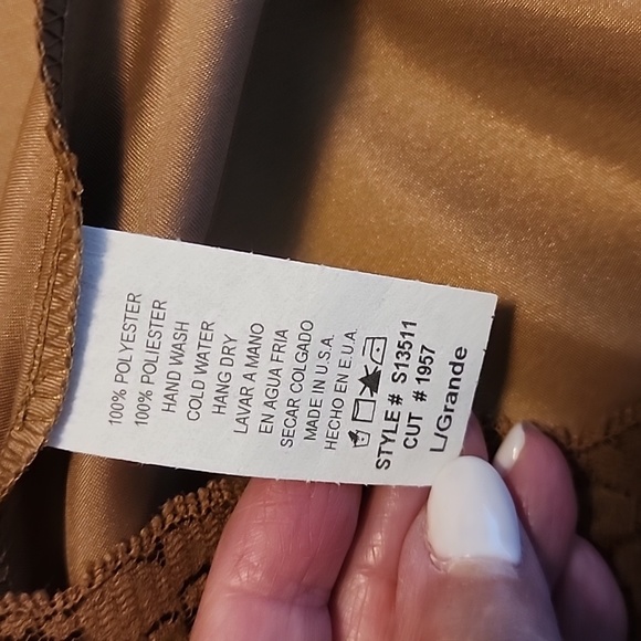 Damada Satin feel Skirt - Picture 5 of 5